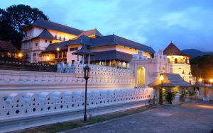 round tour kandy anuradhapura