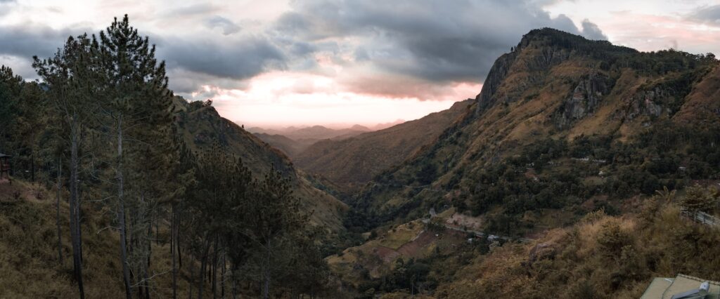 Hiking sri lankan riders