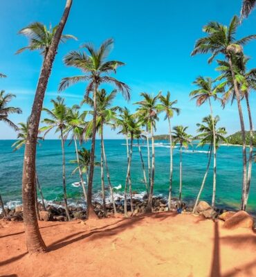 mirissa beach srilankan riders
